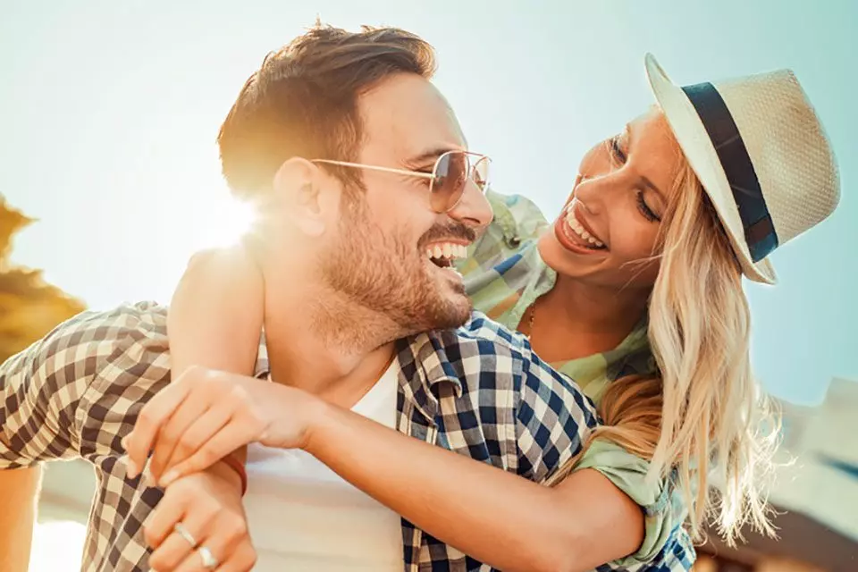 What is the average time of dating before marriage