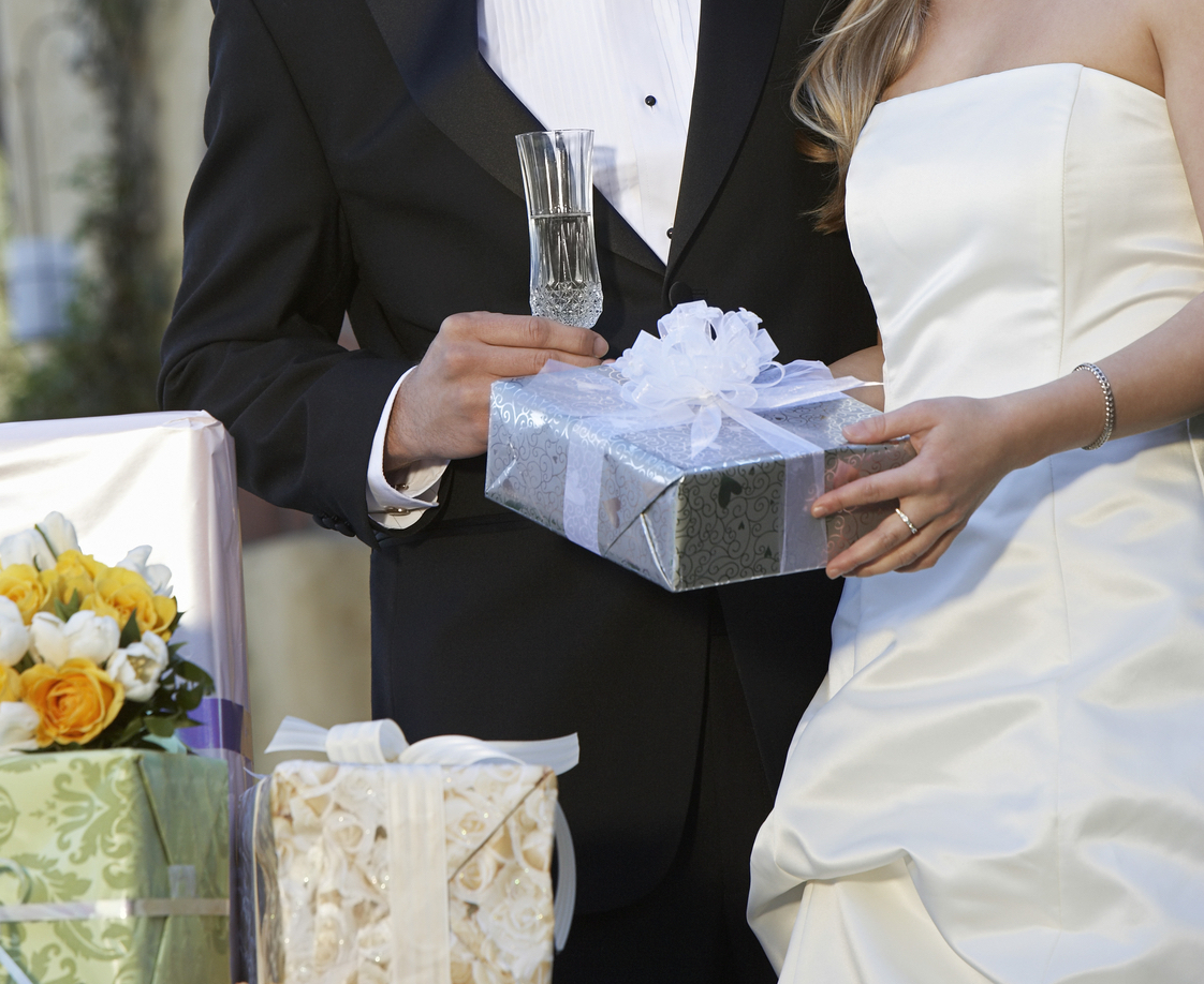 5 Proven Tips For Buying The Best Wedding Presents 2023 Guide