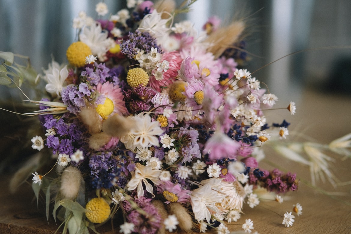 5 Ways To Use Dried Flowers For Your Wedding WeddingStats