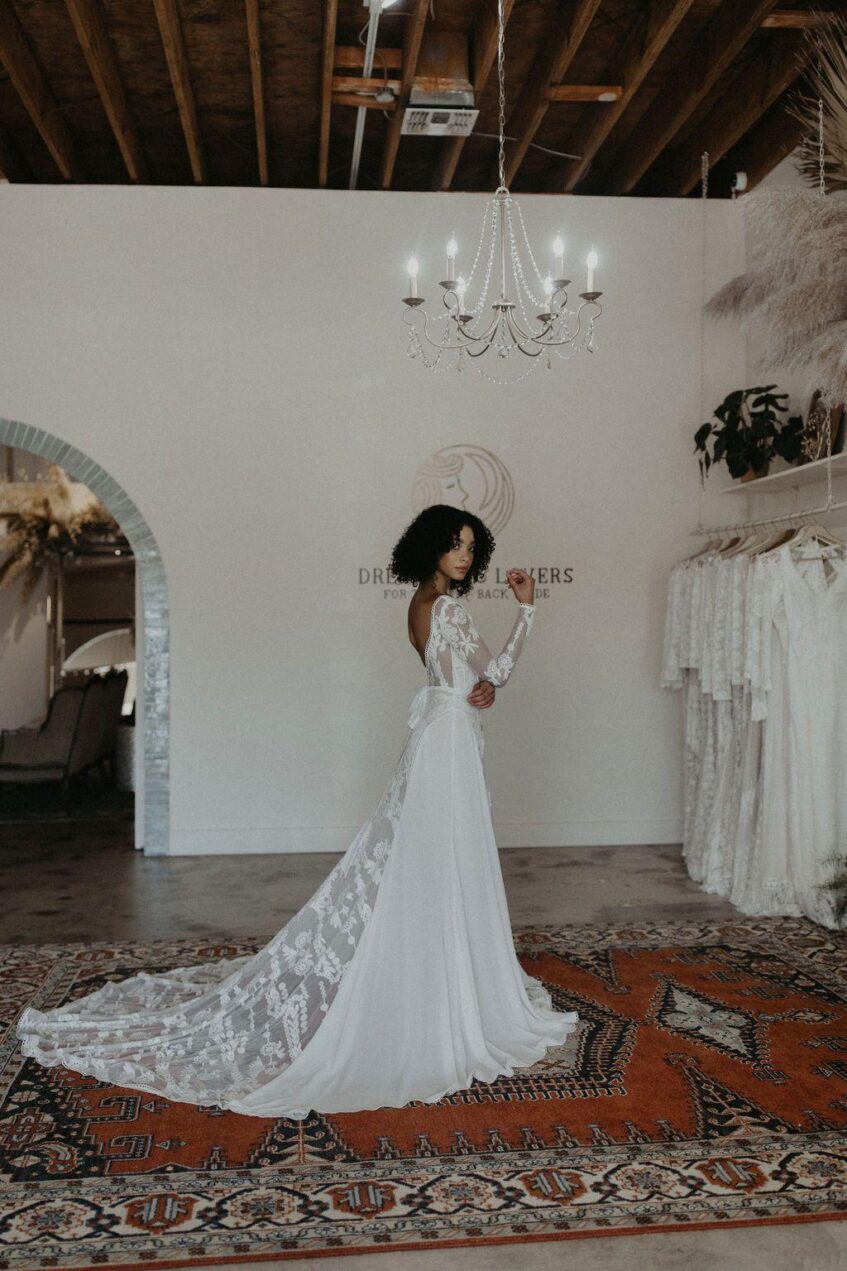 Picking the Perfect Long Sleeve Backless Wedding Dress Is Now Easier ...